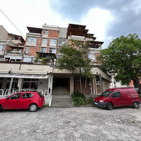 Midtown Apartment Kŭrdzhali Dış mekan fotoğraf