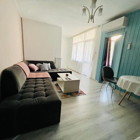 Midtown Apartment Kŭrdzhali Dış mekan fotoğraf