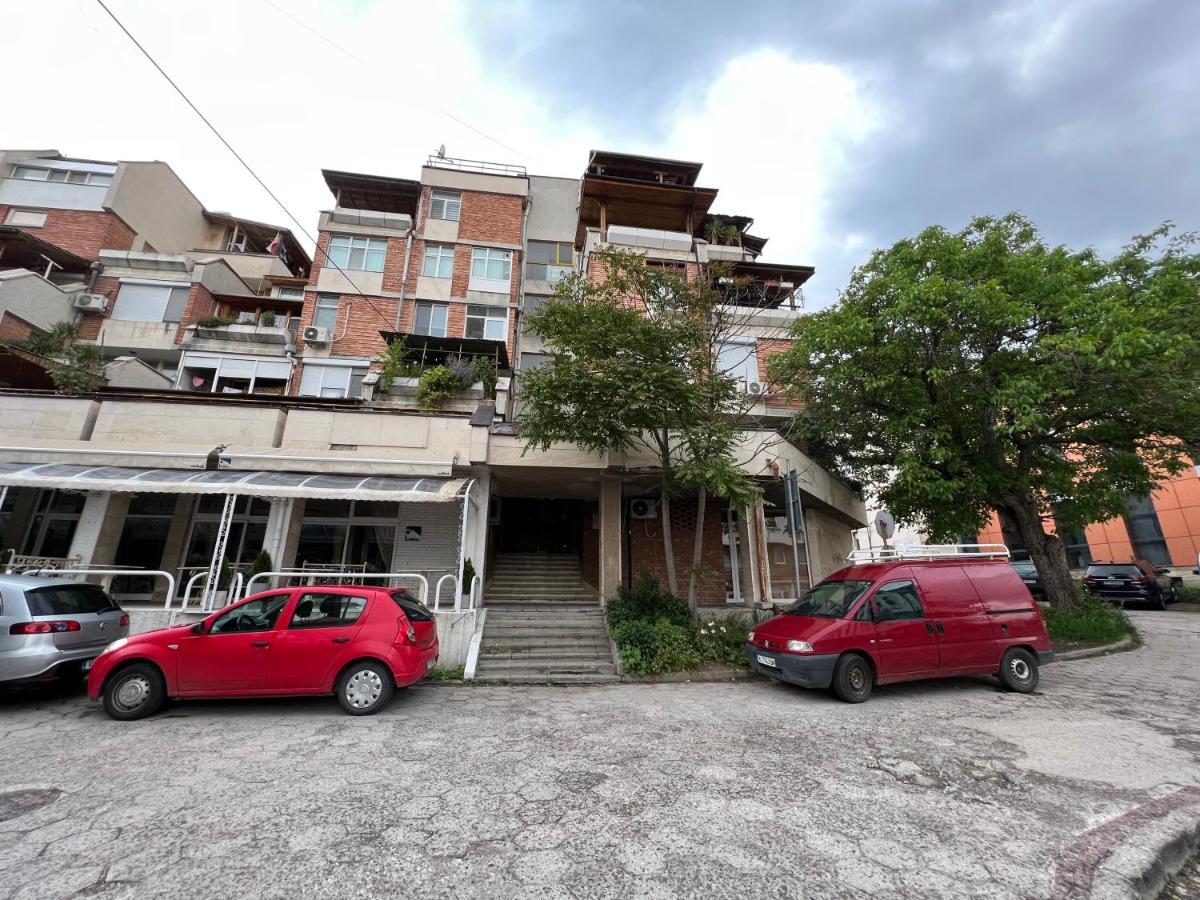 Midtown Apartment Kŭrdzhali Dış mekan fotoğraf